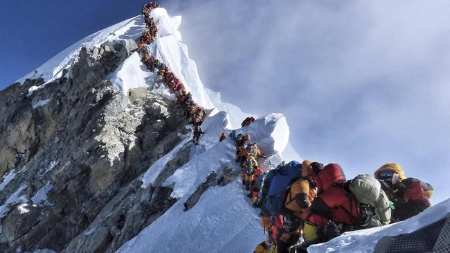 Para Pendaki Gunung Everest Yang Ingin Mencetak Rekor Baru