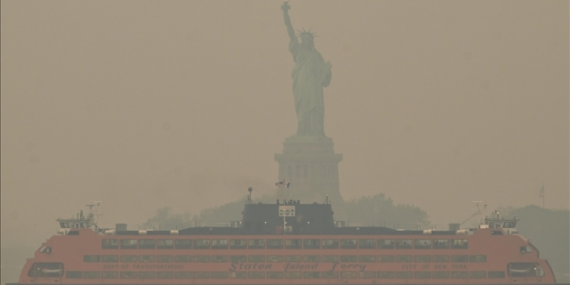 Penampakan New York Yang Sedang Diselimuti Kabut Asap Tebal