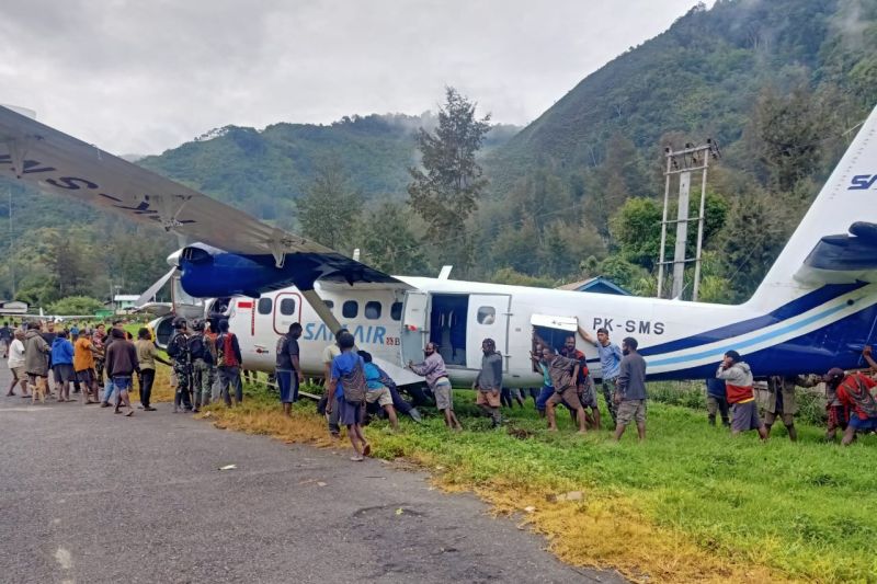 Pesawat SAM Air Mengalami Kecelakaan Akibat Tergelincir