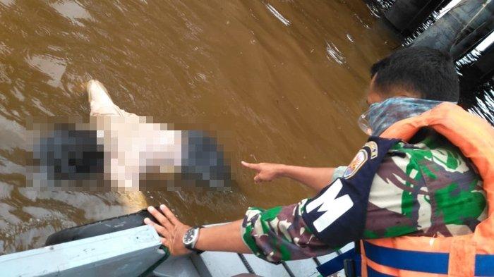 Senjata Tajam Ditemukan Di Samping Jenazah Laki-laki Yang Mengapung Di Kolam Penampungan Pipa Reja Palembang