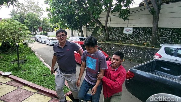 Pencuri Pantat Itu Akhirnya Menyerahkan Diri Ke Polsek Sukabumi